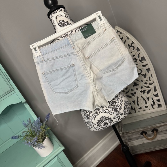 Wild Fable Super High Rise Cut Off Short Two Tone Light Wash Size 4 NWT Boho - Picture 7 of 12